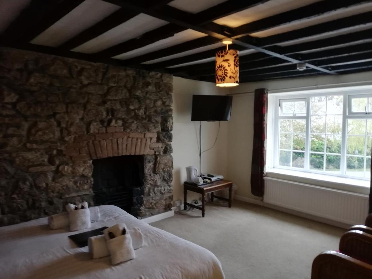 Parsonage Farm Inn Saint Florence Екстер'єр фото