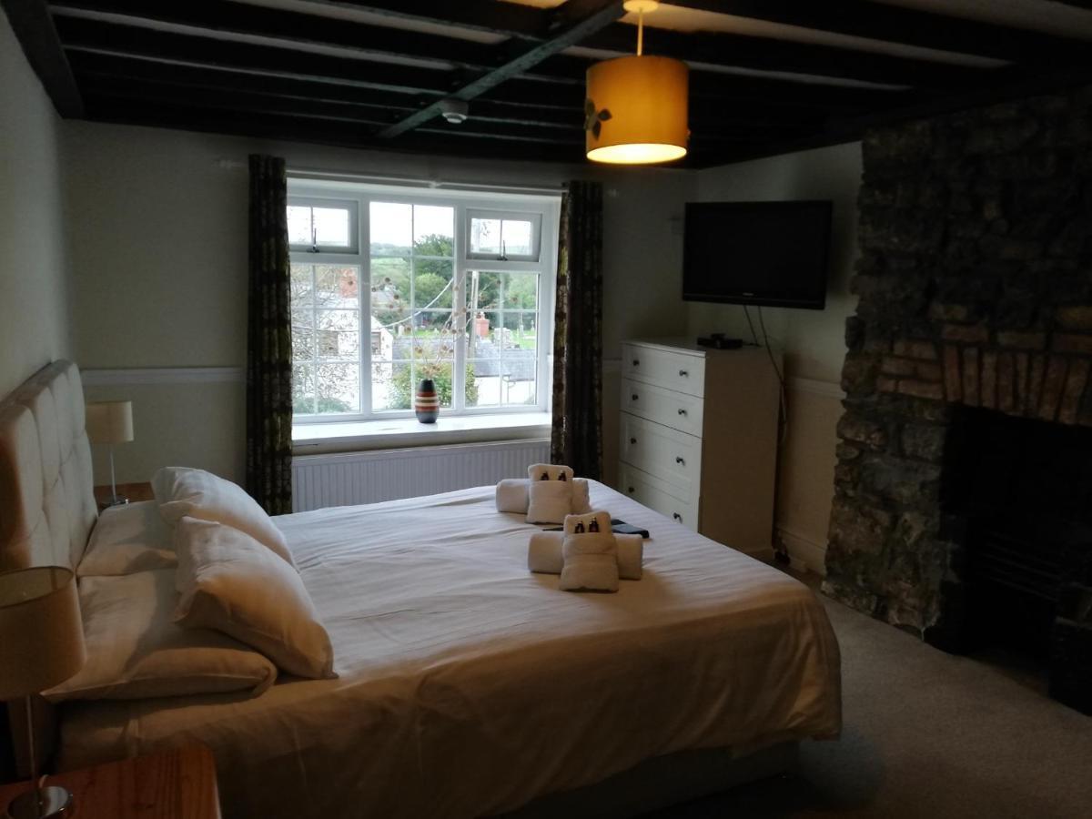 Parsonage Farm Inn Saint Florence Екстер'єр фото